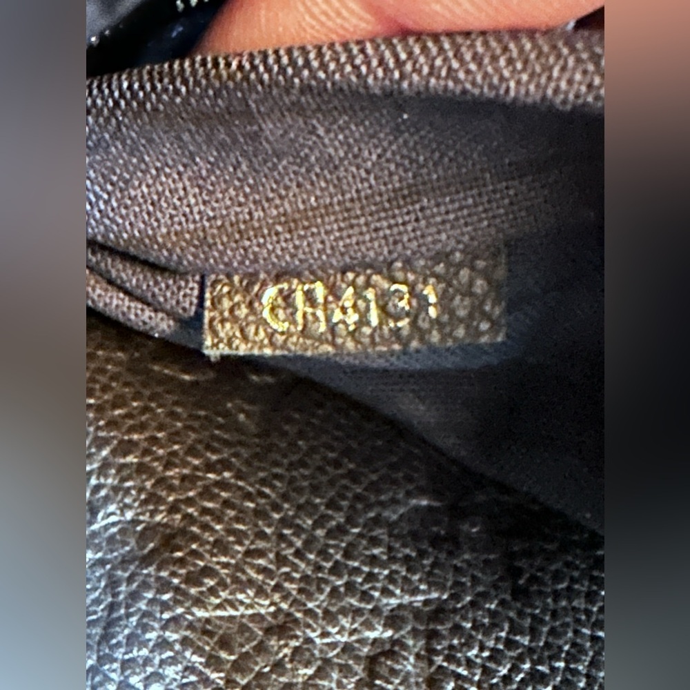 LOUIS VUITTON Artsy MM Empreinte Infini Monogram Shoulder Bag - Picture 11 of 16